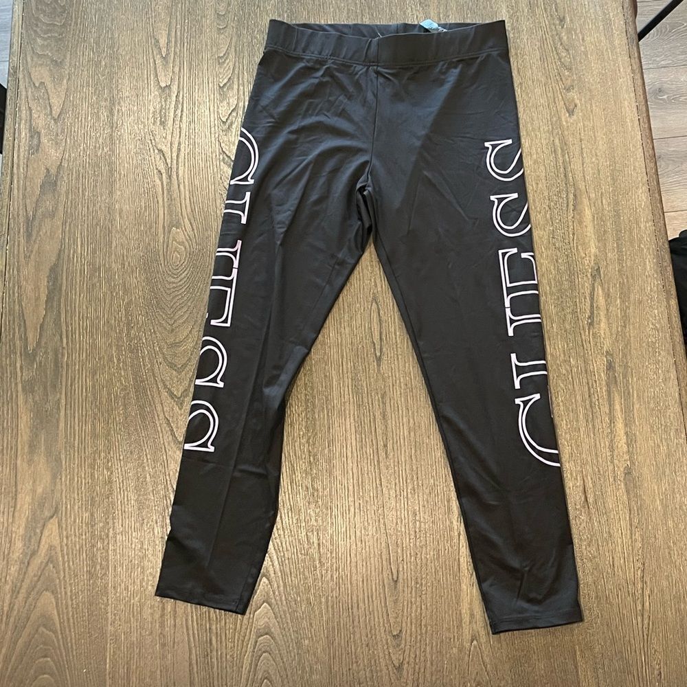 NWOT Guess Black Cropped Capri Leggings Logo Print Size L